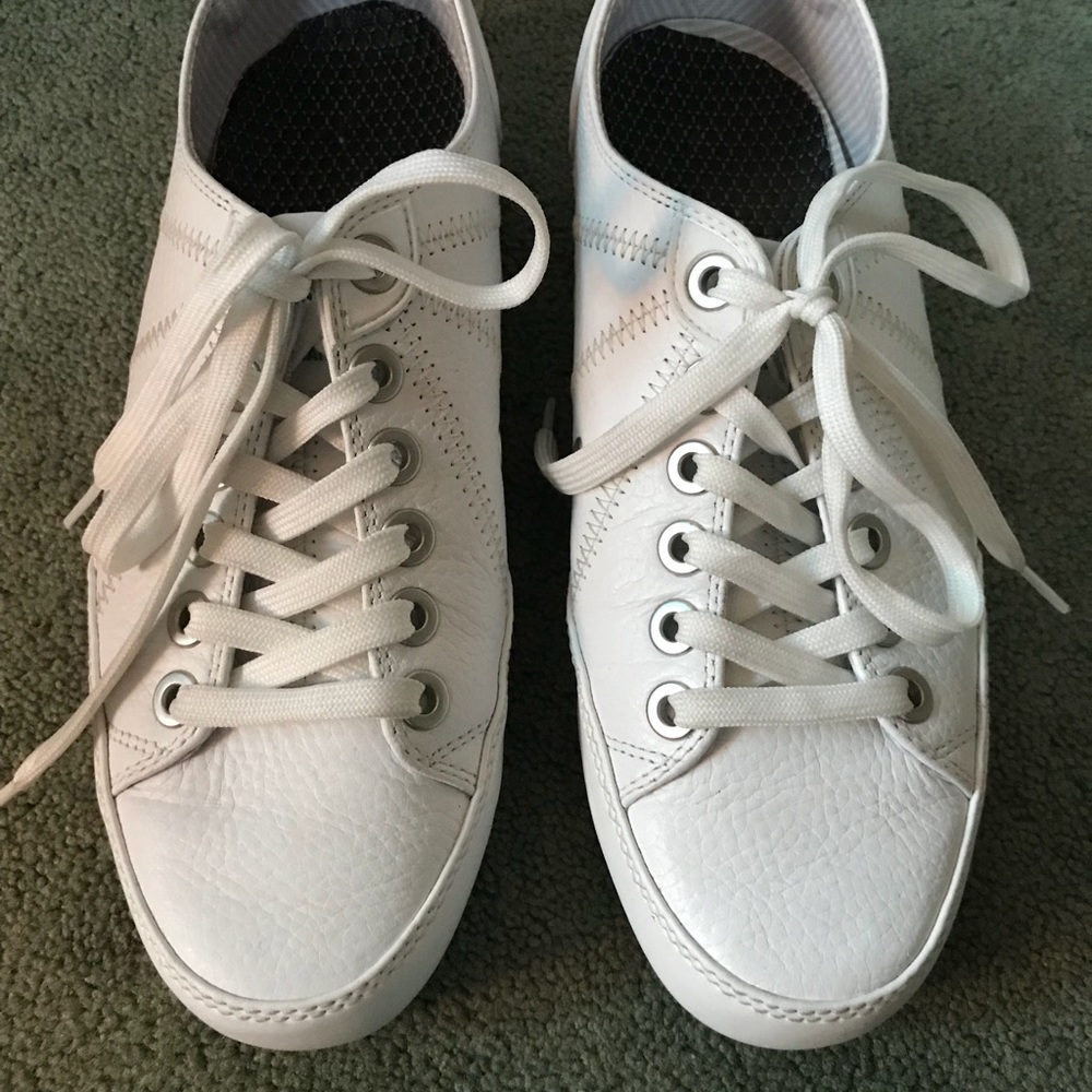 Mens Helly Hansen Leather tennis shoes